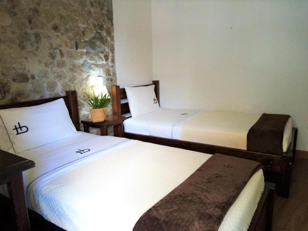Ecohotel Bordones Isnos Ngoại thất bức ảnh
